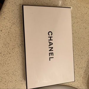 CHANEL Box
